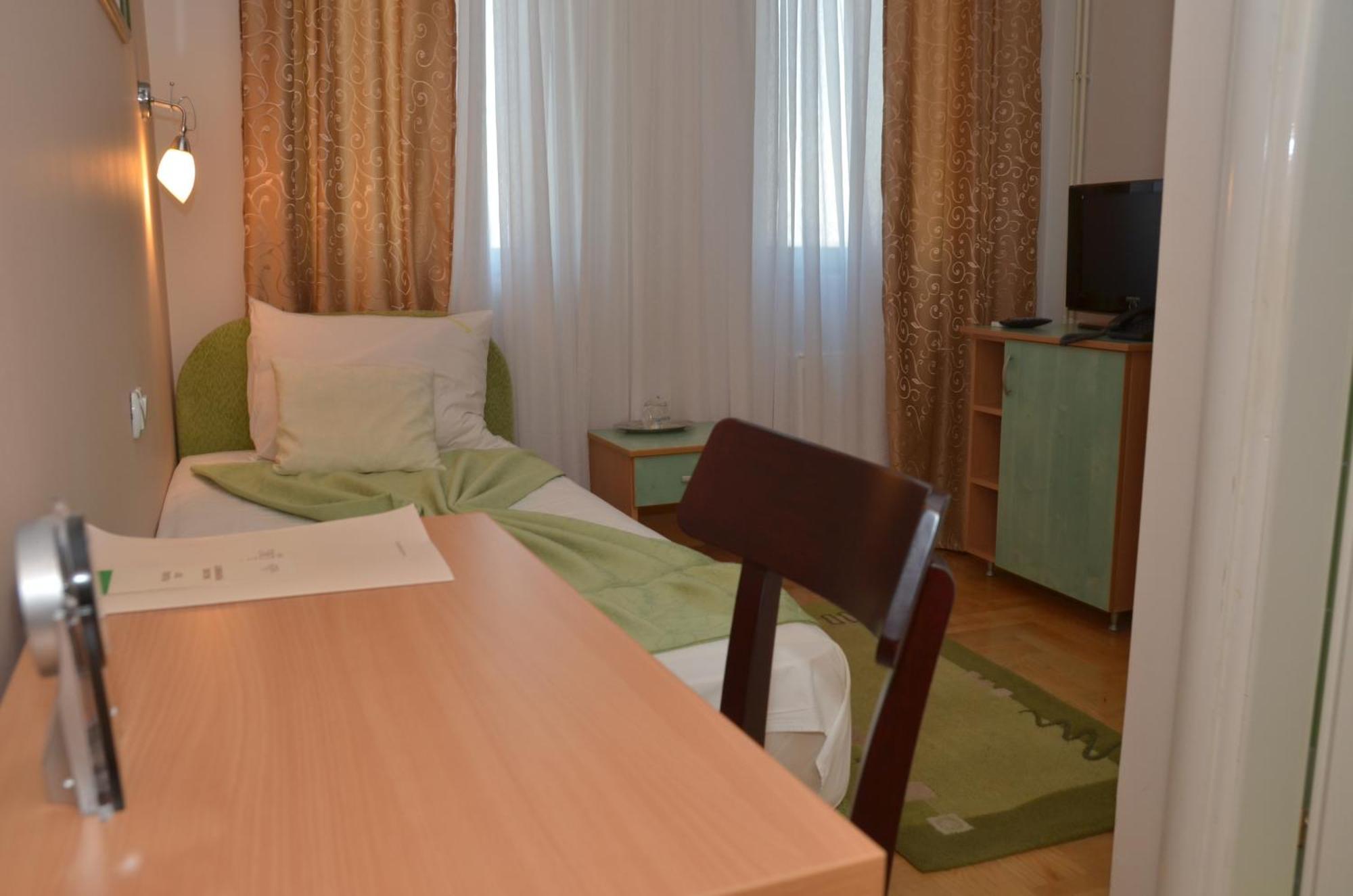 Hotel Dragovic Smederevo Bilik gambar