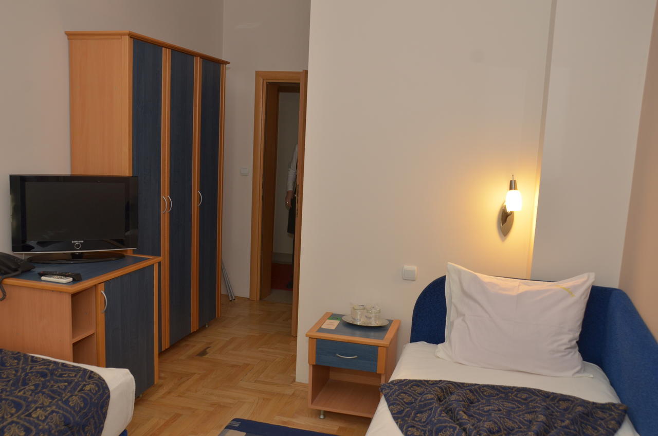 Hotel Dragovic Smederevo Bilik gambar